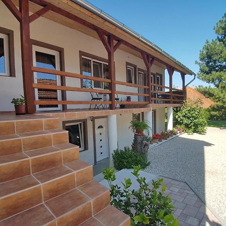 Villa Nora Heviz Exterior photo
