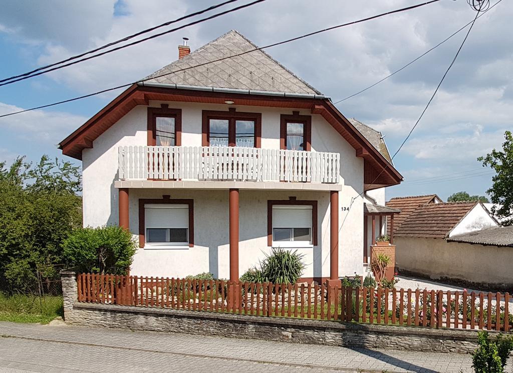 Villa Nora Heviz Exterior photo