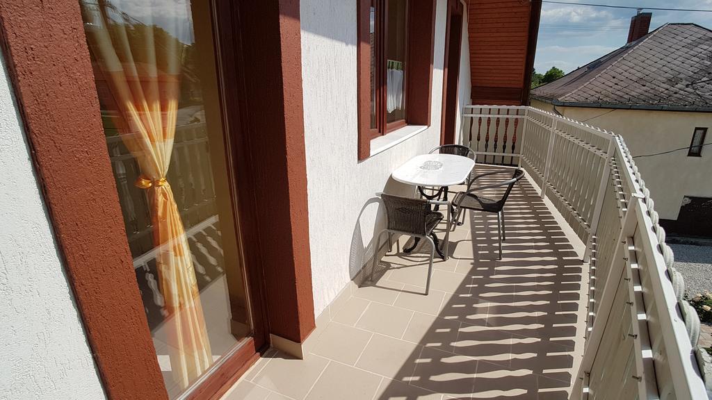 Villa Nora Heviz Exterior photo